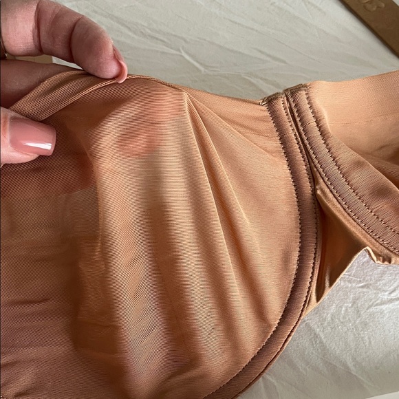SKIMS NWTUnlined Balconette Bra, 34DDD in Ochre Nude - Picture 4 of 7